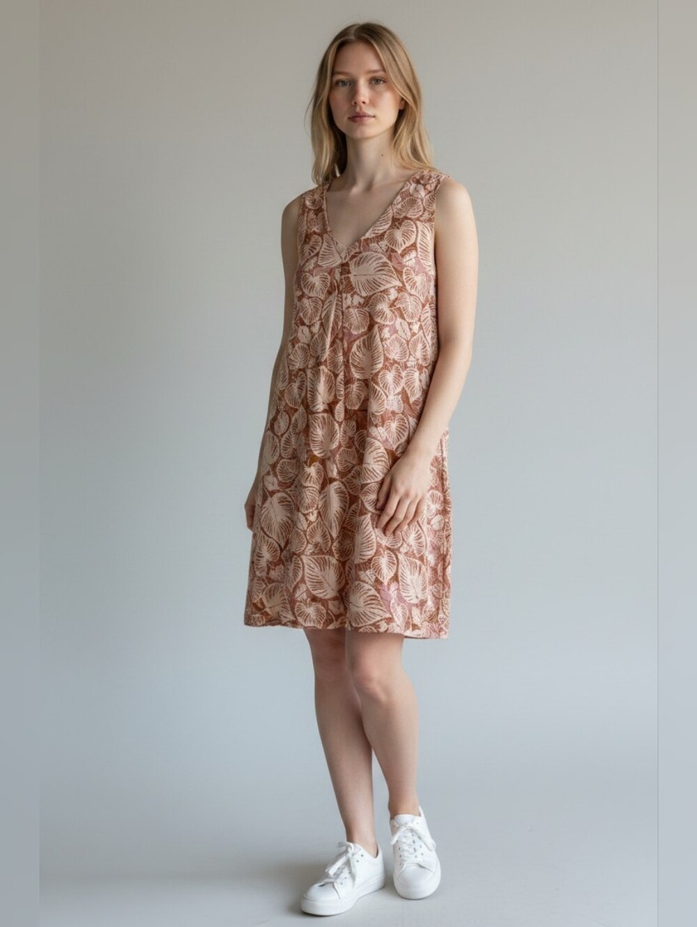 Tahari Leaf-Print Sleeveless V-Neck Dress